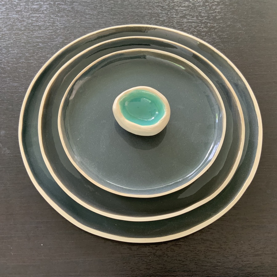 ASSIETTE PLATE « GRIS »