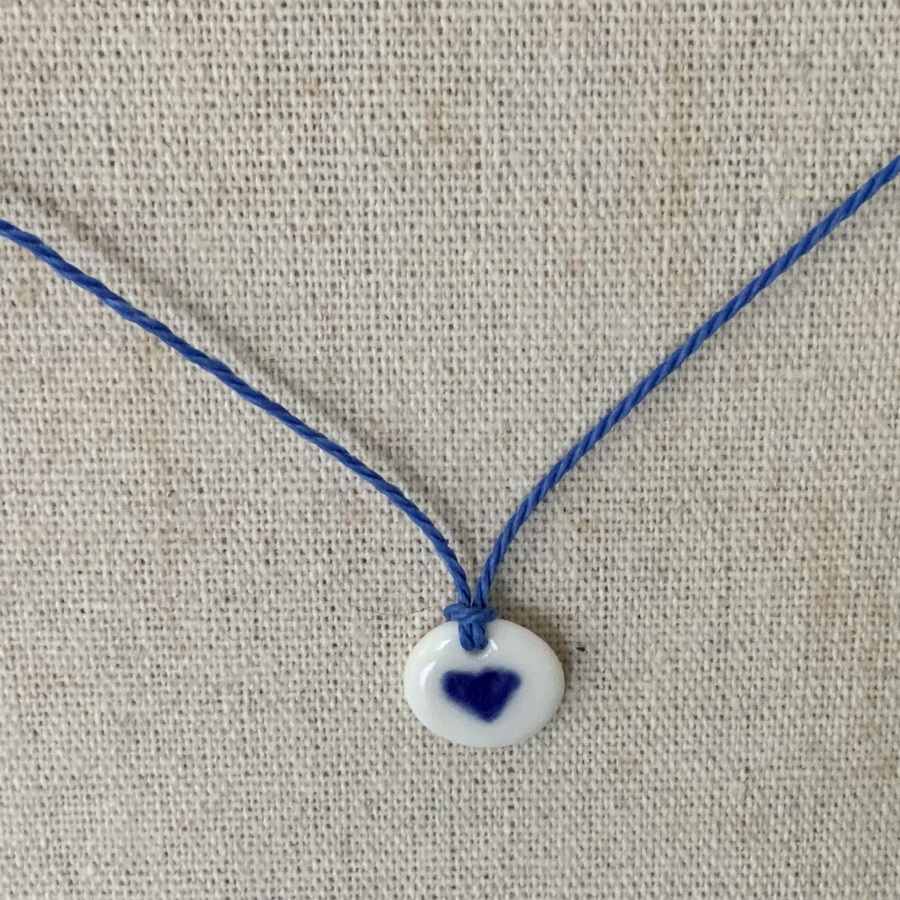 COLLIER SUR CORDON « CŒUR PORCELAINE « 